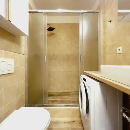 Yellow Sofa ブラチスラヴァ