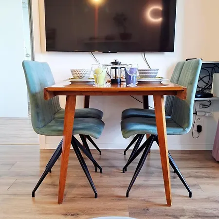 Apartament Yellow Sofa